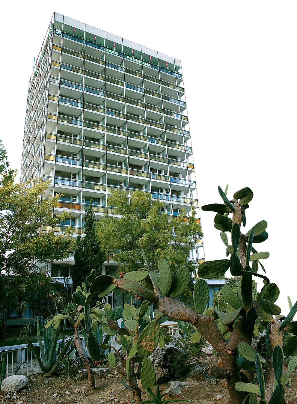 International Home Of Scientists Joliot Curie 산콘스탄틴앤헬레나 외부 사진
