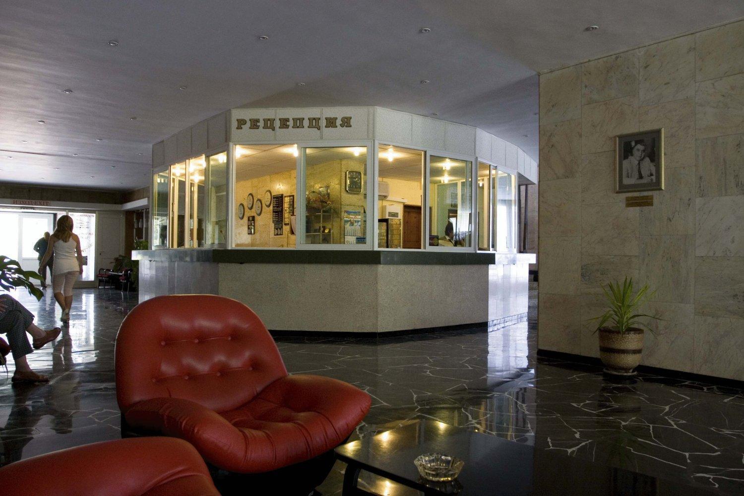 International Home Of Scientists Joliot Curie 산콘스탄틴앤헬레나 외부 사진