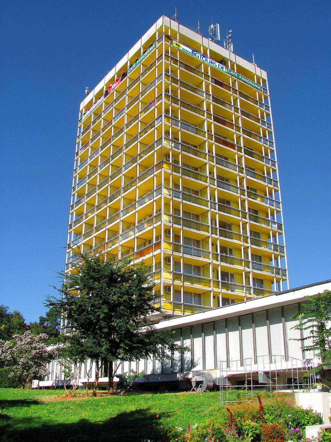 International Home Of Scientists Joliot Curie 산콘스탄틴앤헬레나 외부 사진