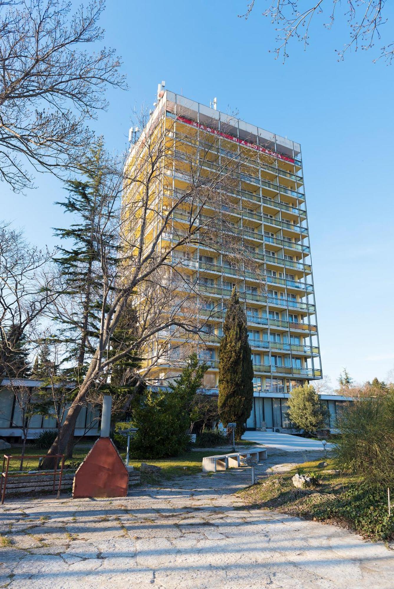 International Home Of Scientists Joliot Curie 산콘스탄틴앤헬레나 외부 사진